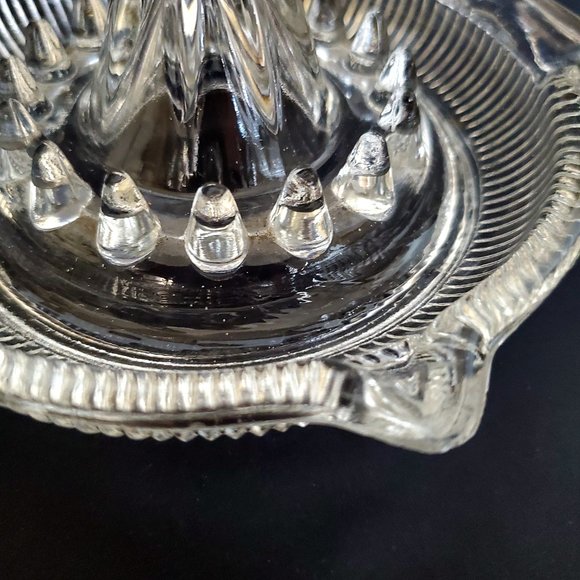VINTAGE glass lemon citrus reamer | Tab handle | Pour juice spout | Kitchenware - Picture 2 of 3